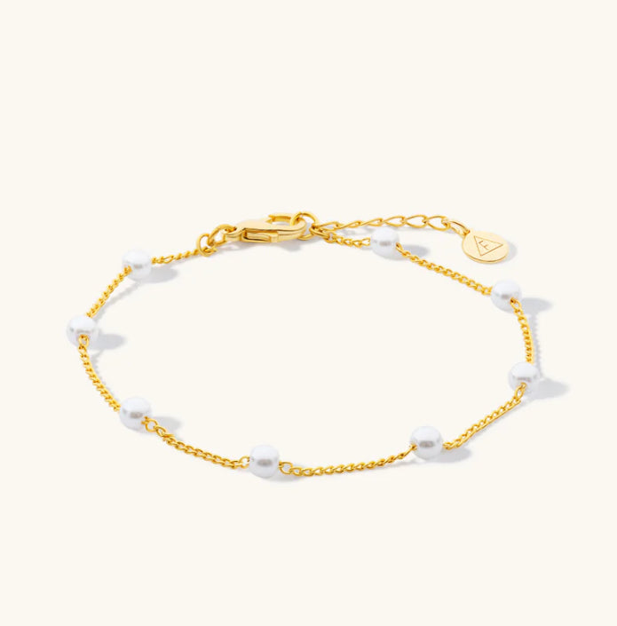 Gaia pearl chain bracelet